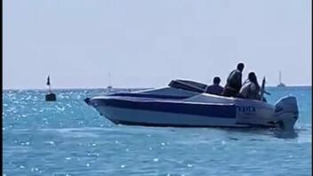 Ρόδος: Σκάφος αποβίβασε μετανάστες στην παραλία του Ενυδρείου 