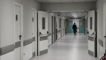 Επανέρχεται το σχέδιο έκτακτης ανάγκης στα νοσοκομεία μετά την αύξηση κρουσμάτων 
