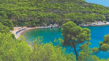Οι ελληνικές παραλίες είναι από τις καθαρότερες της Ευρώπης για κολύμβηση