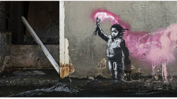 O Banksy ανακηρύχθηκε επίτιμος καθηγητής Πανεπιστημίου της Αγγλίας