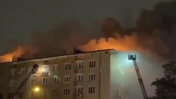 Πυρκαγιά σε πολυώροφο συγκρότημα κατοικιών στη Μόσχα - Δείτε βίντεο