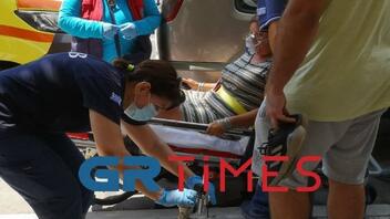Θεσσαλονίκη: Στο νοσοκομείο γιαγιά και εγγονός μετά από φωτιά σε διαμέρισμα