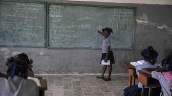 Η οικονομική κρίση στην Αϊτή αναβάλλει το πρώτο κουδούνι