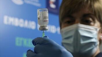 Καθηγητής πνευμονολογίας Παναγής Γαλιατσάτος: «Είναι ασφαλές να λάβουμε τα εμβόλια γρίπης και κορωνοϊού παράλληλα»