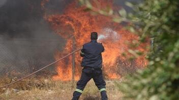 Λευκάδα: Σε εξέλιξη η φωτιά που ξέσπασε στην πρώην χωματερή 
