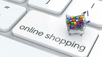 Μοιρασμένη η εμπορική κίνηση σε e-shop και φυσικά καταστήματα μετά την πανδημία	