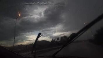 Σφοδρές καταιγίδες και πλημμύρες στα Τρίκαλα