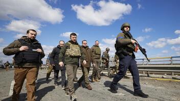 Ουκρανία: Οι μάχες στο Ντονμπάς είναι «απλά κόλαση», δηλώνει ο Ζελένσκι