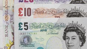  Το κόλπο της χρονιάς: Μ’ ένα χαρτονόμισμα των 50 λιρών θα βγάλει 10.000