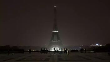 Σκοτάδι στην «Πόλη του Φωτός»: Σβήνει ο Πύργος του Άιφελ