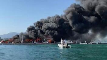 Κάηκαν ολοσχερώς τέσσερα σκάφη στη μαρίνα Γουβιών