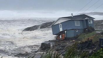 Καναδάς: Ο κυκλώνας Φιόνα προκαλεί εκτενείς καταστροφές στις ανατολικές ακτές