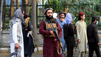 Οι Ταλιμπάν πυροβόλησαν στον αέρα για να διαλύσουν διαδήλωση υπέρ των γυναικών του Ιράν