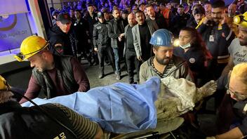 Σε 28 ανήλθαν οι νεκροί από την έκρηξη σε ανθρακωρυχείο, ενώ δεκάδες εργάτες παραμένουν εγκλωβισμένοι