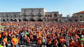 Χιλιάδες σε εκδήλωση για την καταπολέμηση του καρκίνου, στη Ρόδο