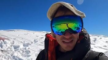 Ο youtuber που κοιμάται στα ψηλά βουνά και φωτογραφίζει βουνοκορφές και αστέρια!