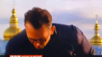 Πύραυλος χτυπά το Κίεβο την ώρα που δημοσιογράφος του BBC βρισκόταν στον αέρα