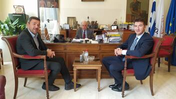 Συνάντηση του Δημάρχου Ηρακλείου με τον Πρέσβη της Σερβίας στην Ελλάδα