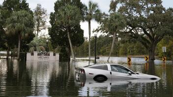ΗΠΑ: Κατακλυσμιαίες βροχές στη Φλόριντα "κλείνουν" το διεθνές αεροδρόμιο