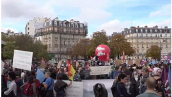 Το Παρίσι διαδηλώνει "κατά της ακρίβειας"με φόντο την έλλειψη καυσίμων 