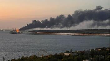 Το Κίεβο βλέπει "ρωσικό δάκτυλο" στην έκρηξη στην γέφυρα της Κριμαίας