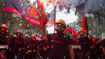 Διαδήλωση δασοπυροσβεστών στη Μαδρίτη για βελτιωμένα εργασιακά δικαιώματα