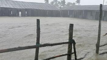 Μπανγκλαντές: Απομακρύνονται χιλιάδες άνθρωποι από παραλιακές περιοχές εν αναμονή ισχυρού κυκλώνα