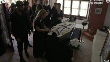 Η νέα κηδεία στο "Σασμό", η ανάρτηση από τις "Τελεταί Μπούκουρας" και τα… κόλλυβα Πετρετζίκη 