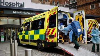 «Πορτοκαλί συναγερμός» στη Βρετανία για τις ελλείψεις αίματος στα νοσοκομεία