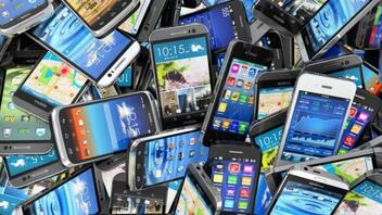 Περίπου 5,3 δισ. κινητά τηλέφωνα θα πεταχτούν το 2022
