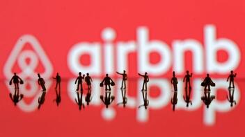 Airbnb: Δήμοι και ένοικοι πολυκατοικιών θα «αποφασίζουν» για όποιον διαθέτει ακίνητα