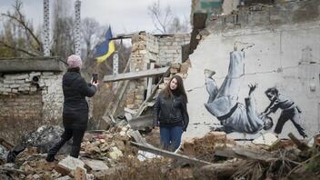 Bansky: Δημοσιοποίησε βίντεο από τη δημιουργία έργων στην Ουκρανία