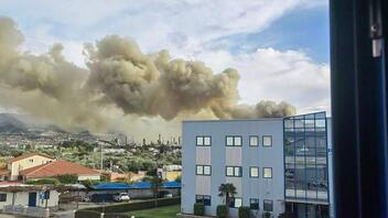 Πυρκαγιά στον Ασπρόπυργο: Στάλθηκε μήνυμα από το 112