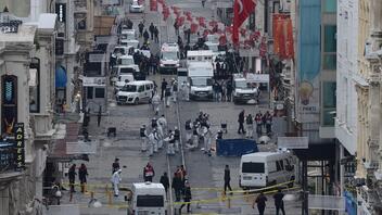 Κωνσταντινούπολη: Έβγαζε βίντεο το σουβλάκι του και κατέγραψε τυχαία τη στιγμή της έκρηξης