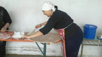Αγρότισσα σαρώνει στο TikTok με τις συνταγές της