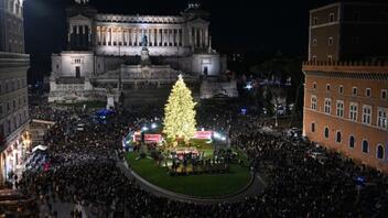 Ζεστά και αισιόδοξα, τα φετινά ιταλικά Χριστούγεννα