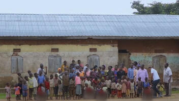 Αγρότης με 12 συζύγους, 102 παιδιά και 568 εγγόνια νιώθει… τώρα την κρίση ακρίβειας