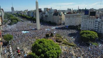 Η Αργεντινή προσκυνά τον Λιονέλ Μέσι – Ο νέος… θεός της χώρας