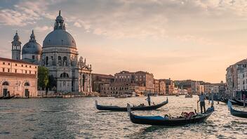 Σκέψεις για εισιτήριο εισόδου στη Βενετία - Αγανάκτησαν οι κάτοικοι από τους... τουρίστες 