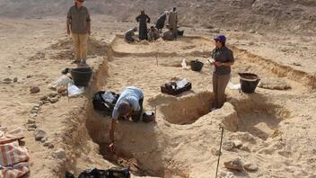 Αρχαιολόγοι στην Αίγυπτο βρήκαν θησαυρό με χρυσά κοσμήματα