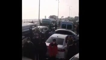 Κίνα: Καραμπόλα με εκατοντάδες αυτοκίνητα σε γέφυρα λόγω ομίχλης - Ένας νεκρός