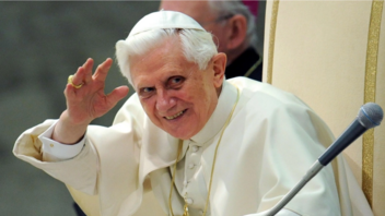  Βατικανό: Σοβαρή αλλά σταθερή η κατάσταση της υγείας του πρώην πάπα Βενέδικτου