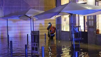 Ένας θάνατος από τις πλημμύρες στη Λισαβόνα