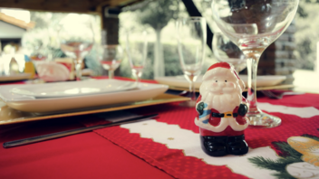 Από 92 ως 127 ευρώ θα κοστίσει φέτος το χριστουγεννιάτικο τραπέζι
