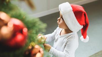 Παιδικά ατυχήματα στο σπίτι: Πώς να τα αποφύγουμε τα Χριστούγεννα