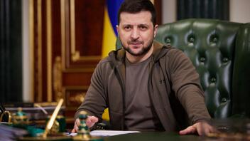 Οι ουκρανικές δυνάμεις "κρατούν τις θέσεις τους" στο Ντονμπάς, διαβεβαιώνει ο πρόεδρος Ζελένσκι 