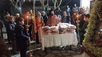 Παρά τις πληγές του ναού από το σεισμό, το Καστέλλι Πεδιάδας τίμησε τον Πολιούχο του