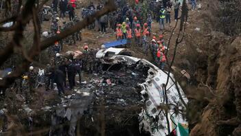 Αεροπορικό δυστύχημα στο Νεπάλ: Υπεράνθρωπες προσπάθειες για τον εντοπισμό των 2 αγνοουμένων 