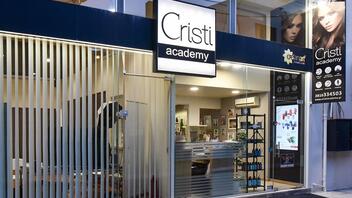 Νέες ευκαιρίες για τους πιο επιτυχημένους επαγγελματίες ομορφιάς στην Cristi Academy