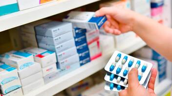 Διευκρινίσεις Πλεύρη για τις αυξήσεις στην τιμή των φαρμάκων